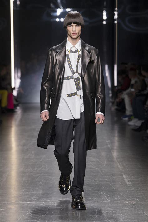 veste versace homme 2019|VERSACE MAN FALL WINTER 2019.